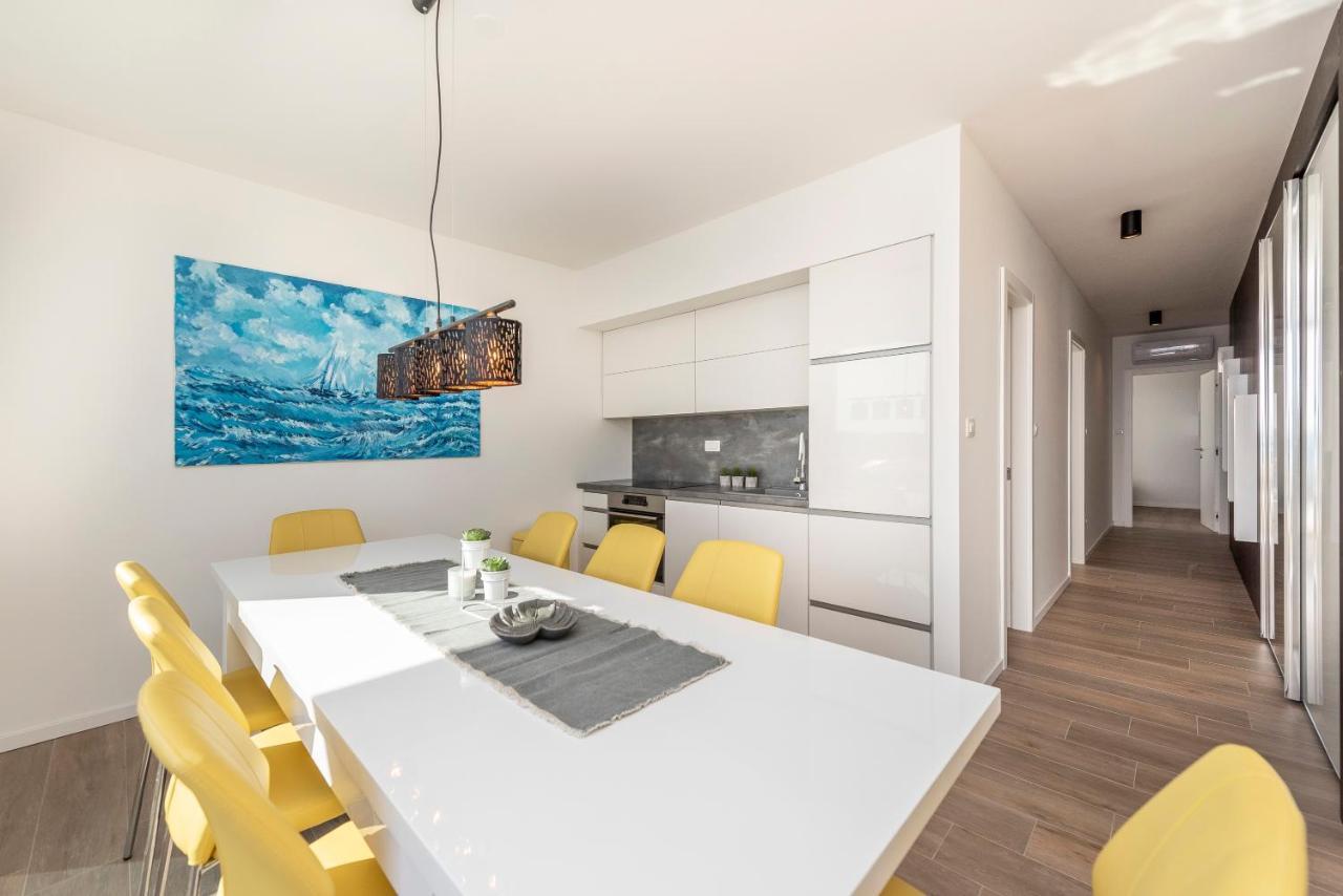 Mediteran Luxury Penthouse With Jacuzzi Mandre Bagian luar foto